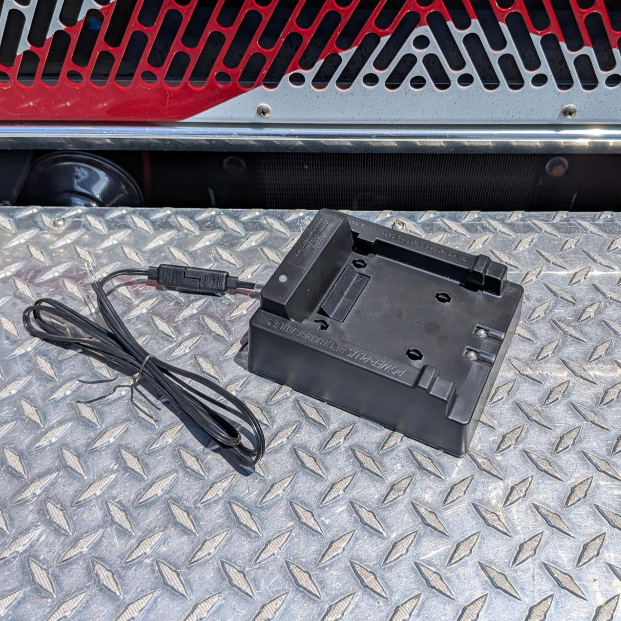 vehicle-mount-charger-1.png
